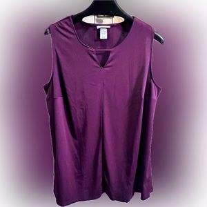 NWOT Timeless Tunic Tank With Cutout Mulled Wine